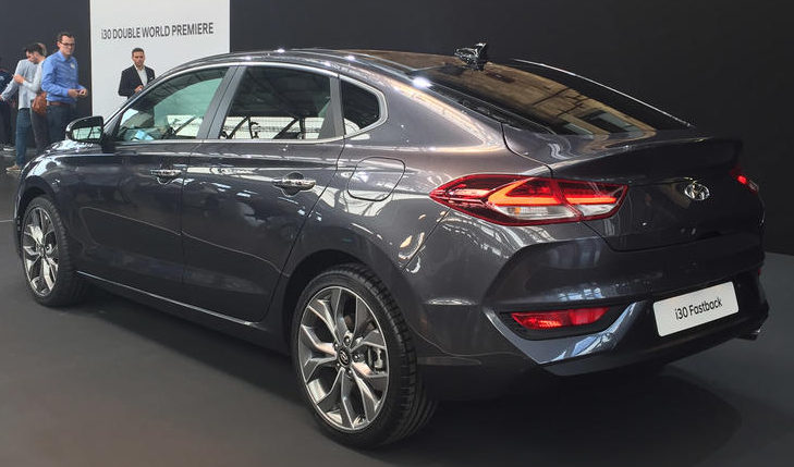 hyundai-i30-fastback