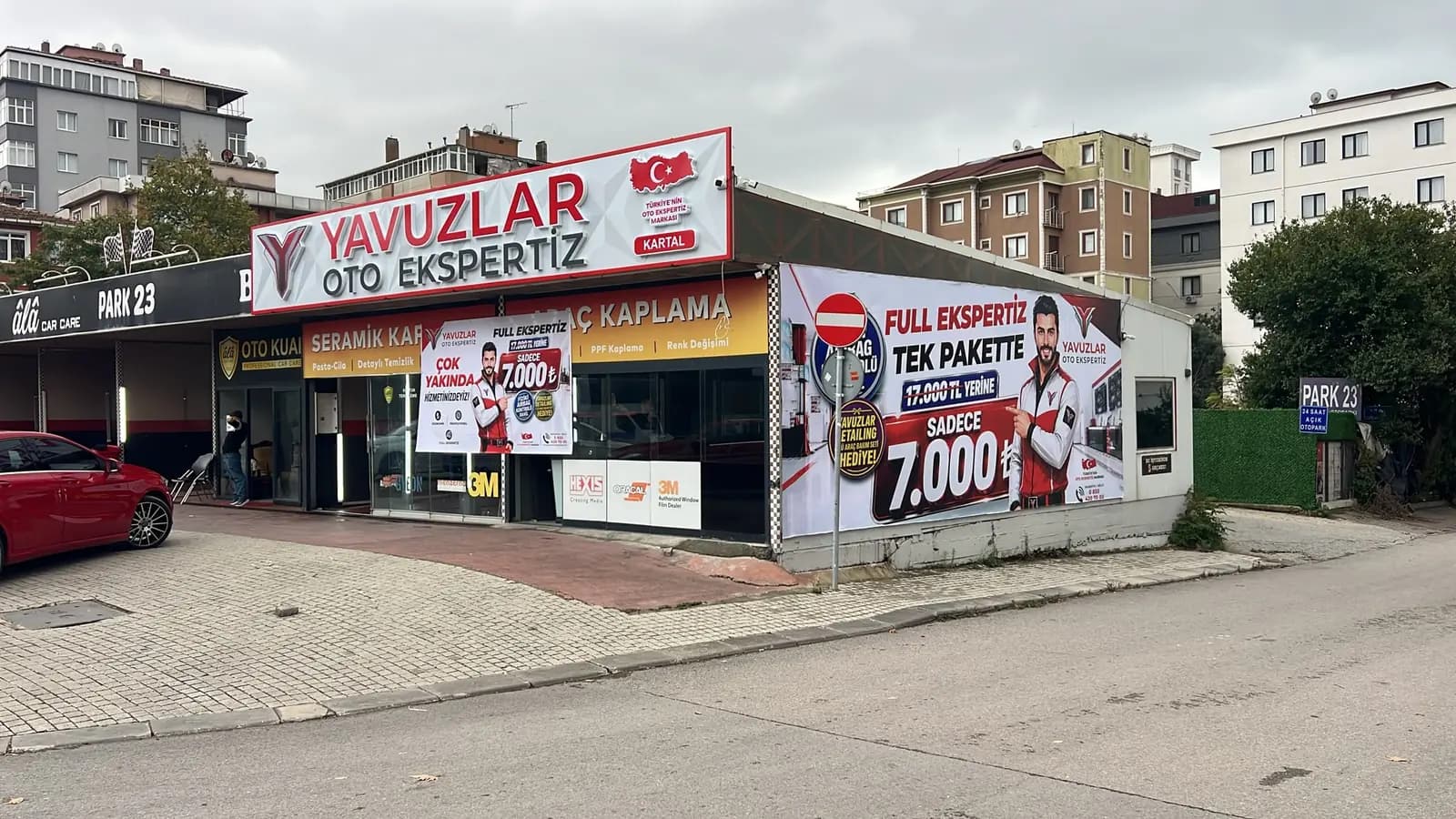 Kartal Oto Ekspertiz — Cevizli'deki Yavuzlar istasyonunun dış cephesi ve tabelası